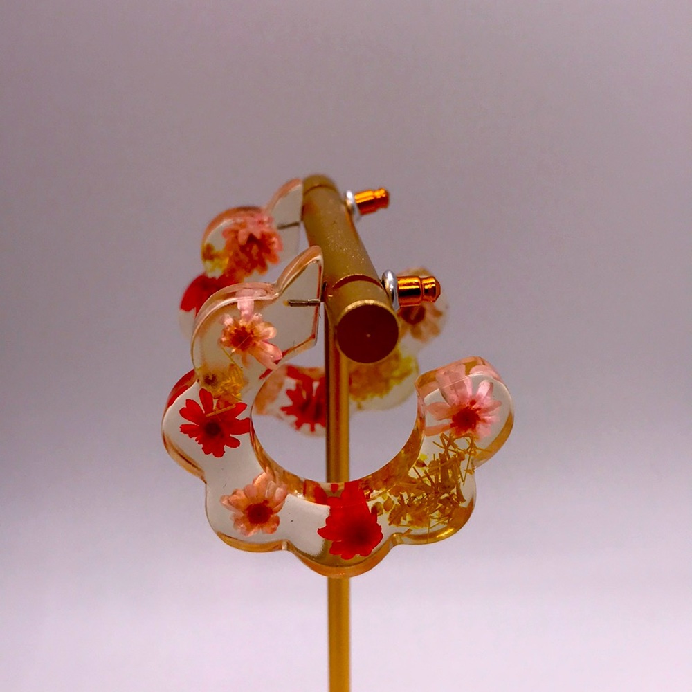 Hoop resin Lucite real dries flowers post earring set